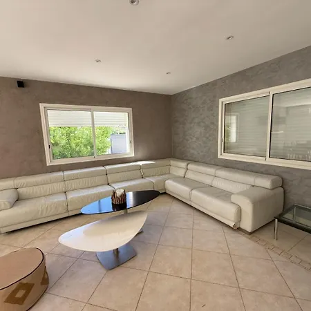 Spacious Quiet Comfortable - Independant - 150m From Famous - Plenty Car Park Villa Les Lecques