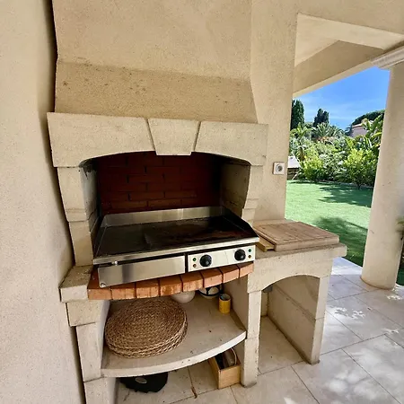 Spacious Quiet Comfortable - Independant - 150m From Famous - Plenty Car Park Les Lecques