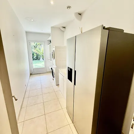 Spacious Quiet Comfortable - Independant - 150m From Famous - Plenty Car Park Les Lecques