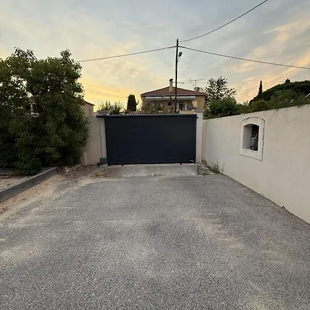 Βίλα Spacious Quiet Comfortable - Independant - 150m From Famous - Plenty Car Park *
